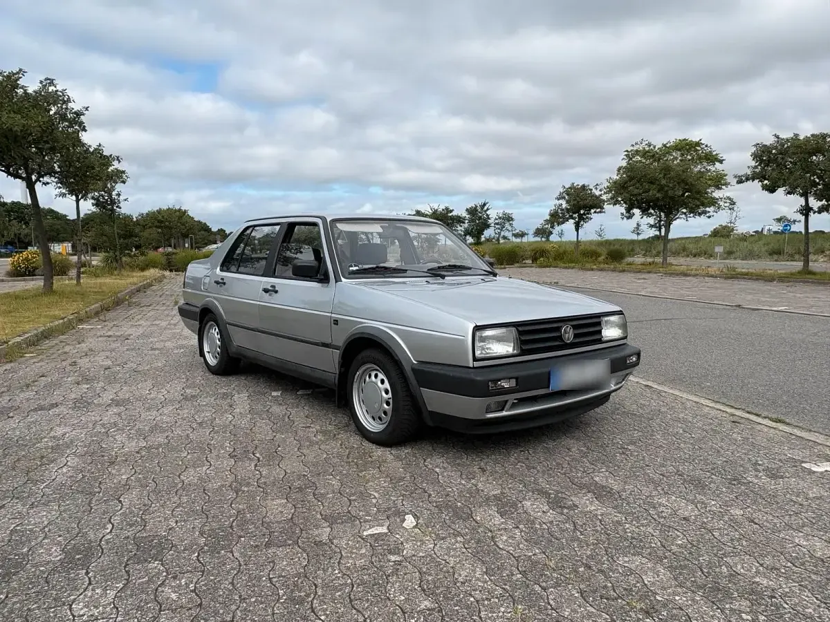 Gebraucht VW Jetta 69 PS (50 kW) 1991 Grau Limousine