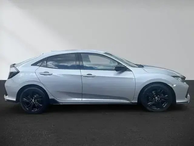 Gebraucht Honda Civic Elegance 126 PS (92 kW) 2019 Silber Limousine