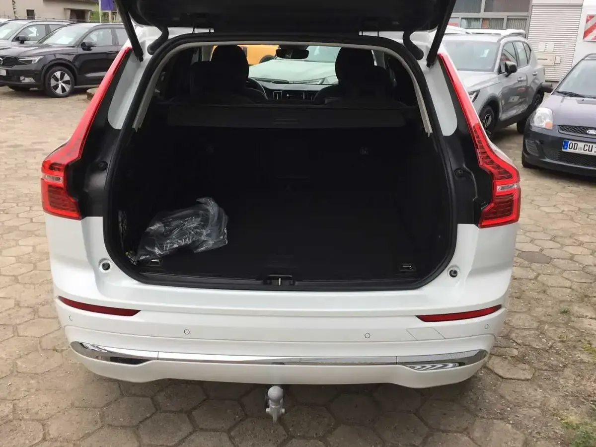 Gebraucht Volvo XC60 Plus 349 PS (256 kW) 2025 Weiß SUV