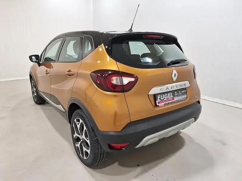 Używany Renault Captur Intens 90 KM (66 kW) 2017 Pomarańczowy SUV