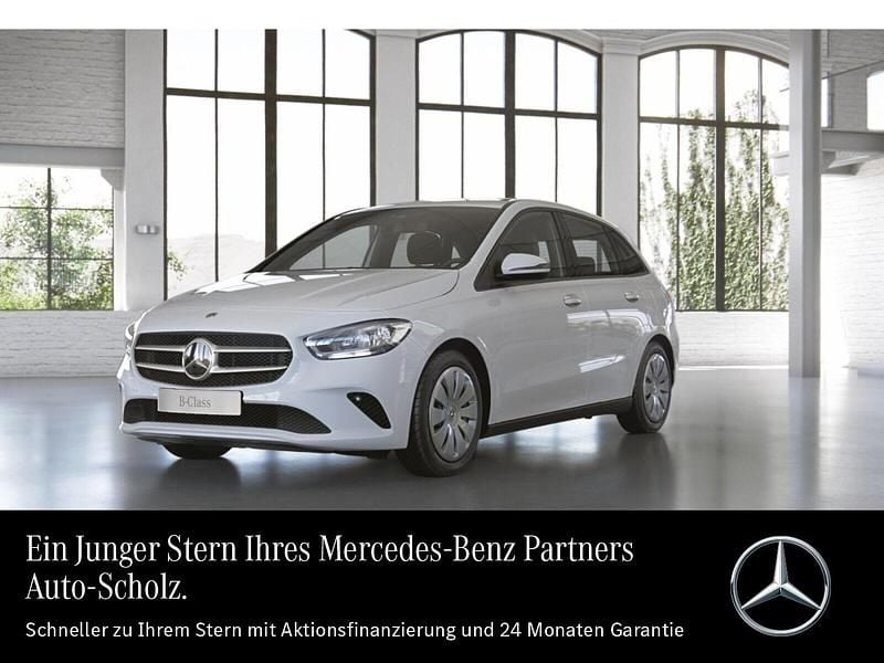 Weiß Gebraucht 2022 Mercedes B250e Van / Kleinbus | 24.876 € (Guter Preis) - Bild 1/3