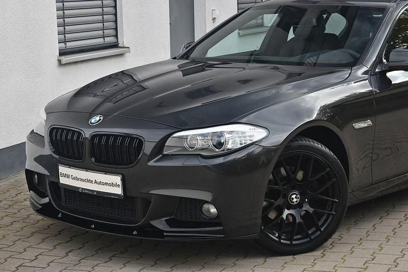 Grau Gebraucht 2011 BMW 523 Shadowline Limousine | 12.991 € (Fairer Preis) - Bild 1/4