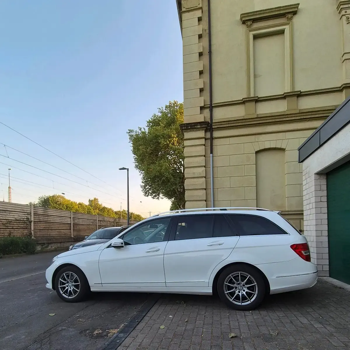 Gebraucht Mercedes C180 156 PS (114 kW) 2014 Weiß Kombi