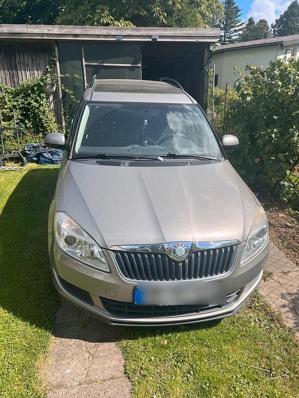 Gelb Gebraucht 2010 Skoda Roomster Kombi | 2.200 € (Superpreis) - Bild 1/4