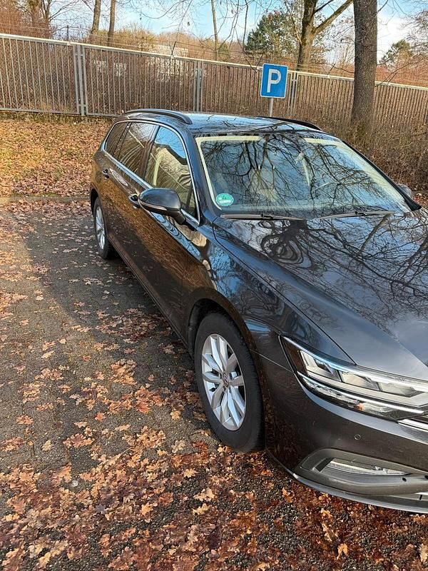 Gebraucht VW Passat 150 PS (110 kW) 2019 Grau Kombi