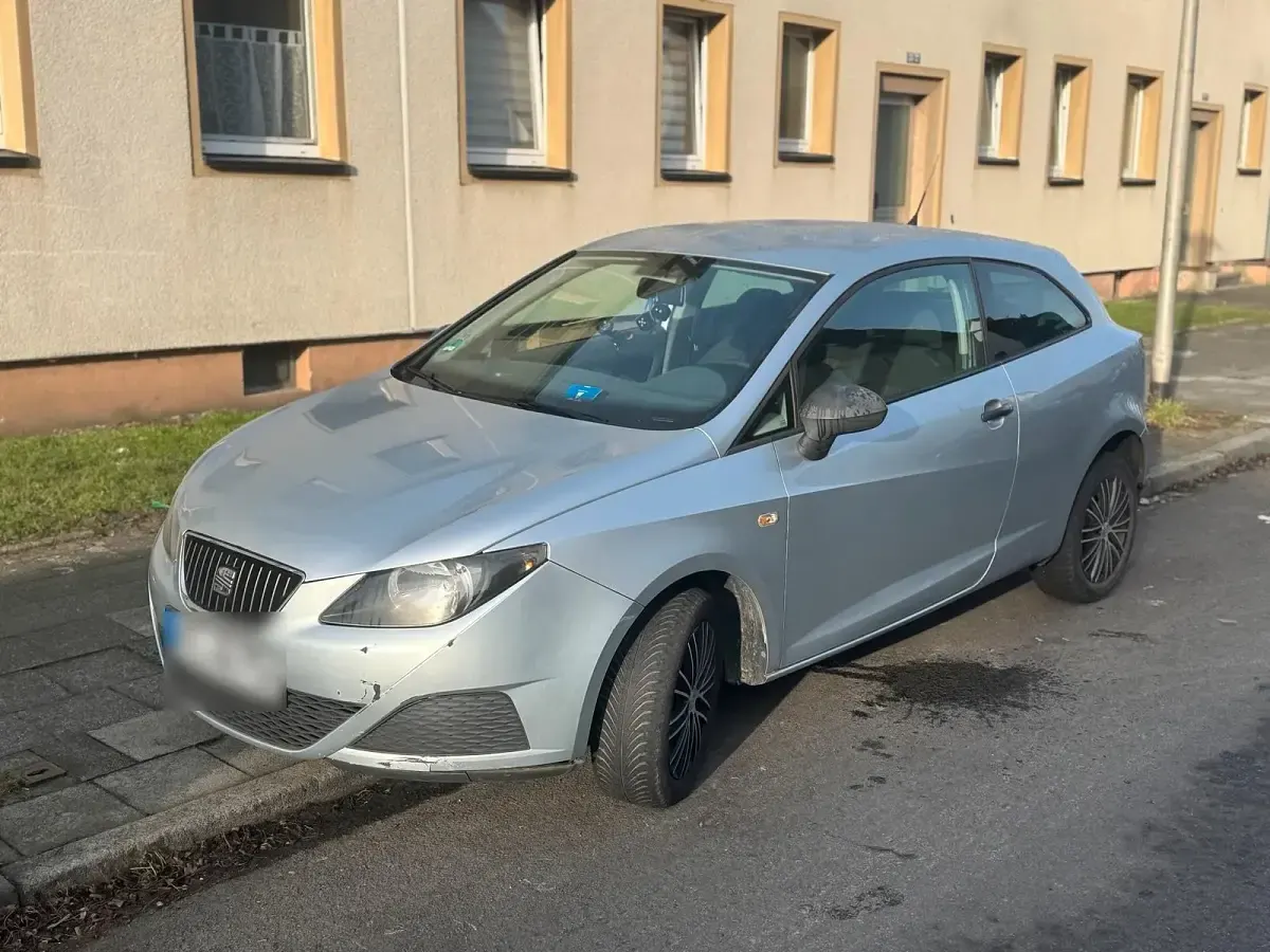 Gebraucht Seat Ibiza 69 PS (50 kW) 2010 Silber Coupé