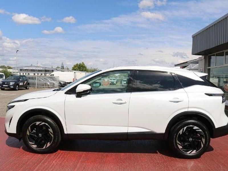 Weiß Gebraucht 2024 Nissan Qashqai N-Connecta SUV | 30.790 € (Fairer Preis) - Bild 1/4