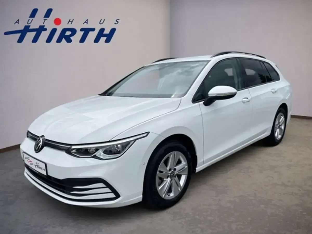 Gebraucht VW Golf VII Life 110 PS (80 kW) 2021 Pure white Kleinwagen