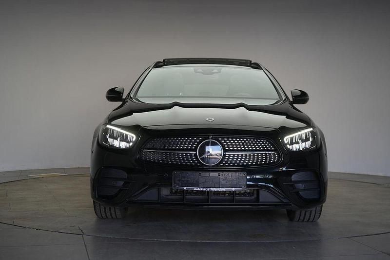 Gebraucht Mercedes E300 AMG 194 PS (142 kW) 2021 Schwarz Limousine