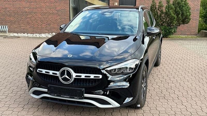 Schwarz Gebraucht 2024 Mercedes GLA200 SUV | 35.600 € (Superpreis) - Bild 1/4