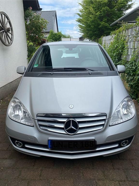 Silber Gebraucht 2008 Mercedes A170 Elegance Van / Kleinbus | 4.999 € (Fairer Preis) - Bild 1/4