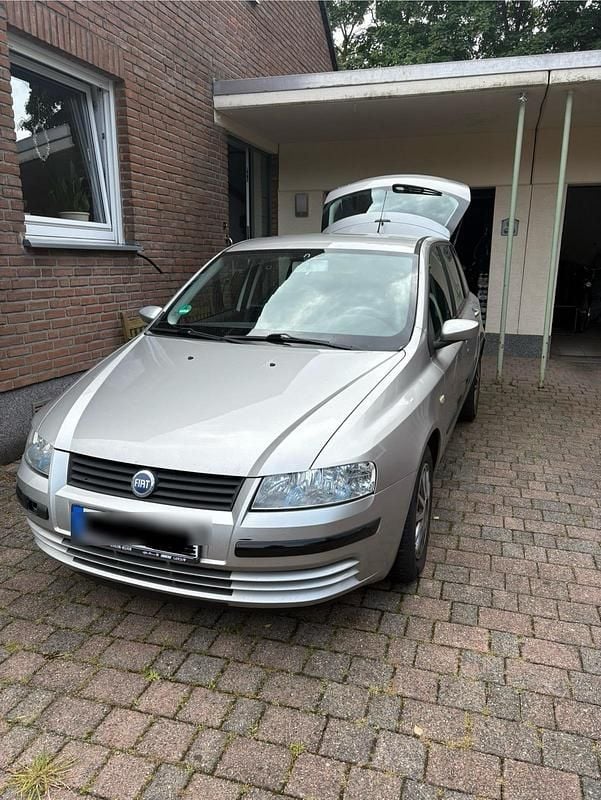Silber Gebraucht 2004 Fiat Stilo Kleinwagen | 800 € - Bild 1/4