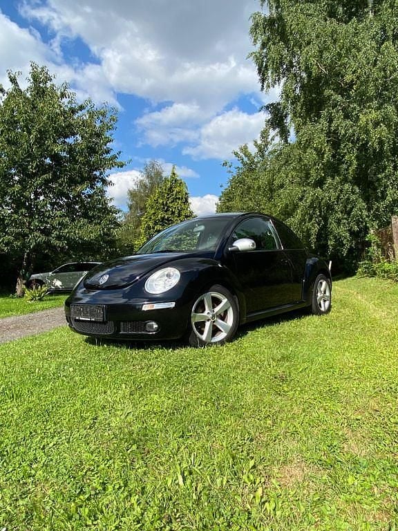 Schwarz Gebraucht 2010 VW Beetle Limousine | 5.100 € (Etwas zu teuer) - Bild 1/4