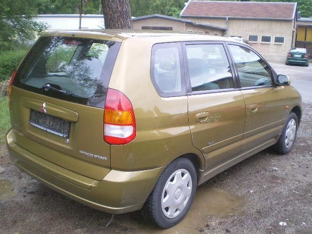 Gebraucht Mitsubishi Space Star 122 PS (89 kW) 1999 Gold metallic Van / Kleinbus