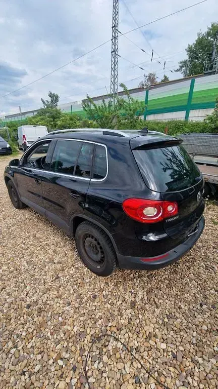 Second-hand VW Tiguan Team 136 CP (100 kW) 2011 Negru SUV