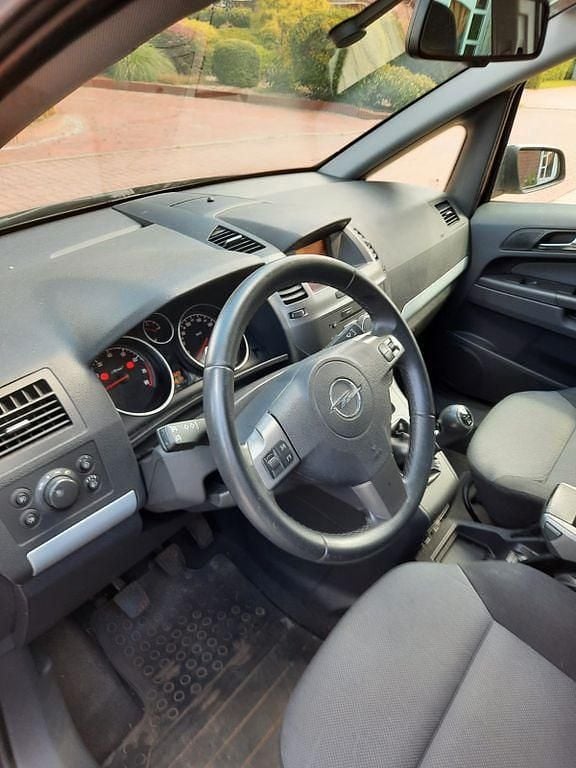 Schwarz Gebraucht 2006 Opel Zafira S Van / Kleinbus | 3.499 € (Fairer Preis) - Bild 1/4