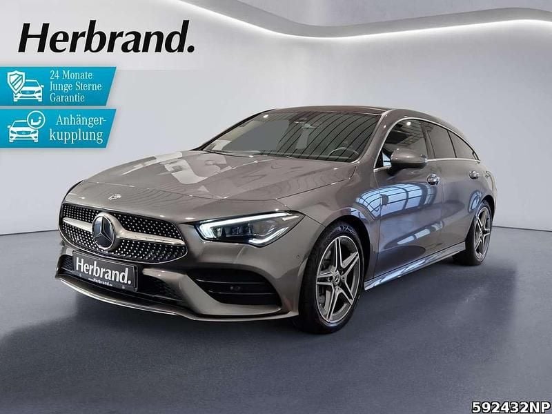 Metalliclack mountaingrau Gebraucht 2023 Mercedes CLA250 AMG Limousine | 34.890 € (Guter Preis) - Bild 1/4