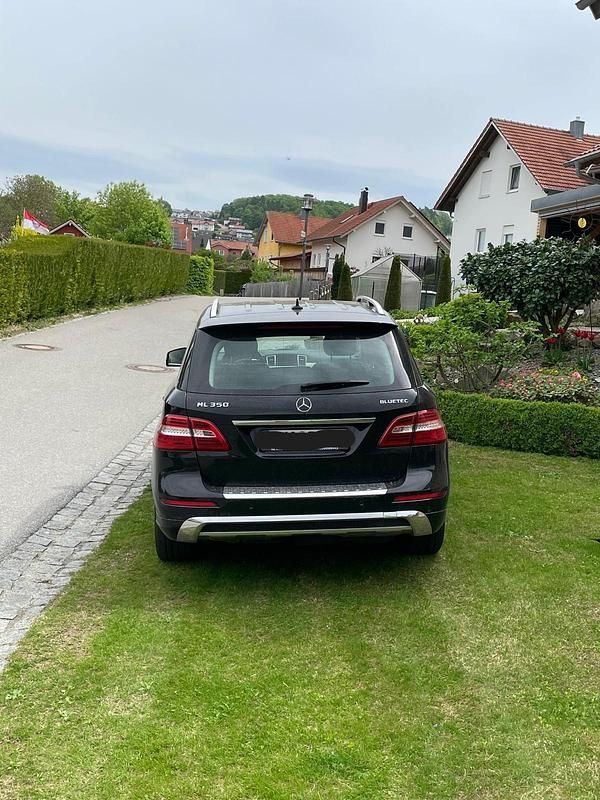 Gebraucht Mercedes ML350 258 PS (189 kW) 2012 Schwarz SUV