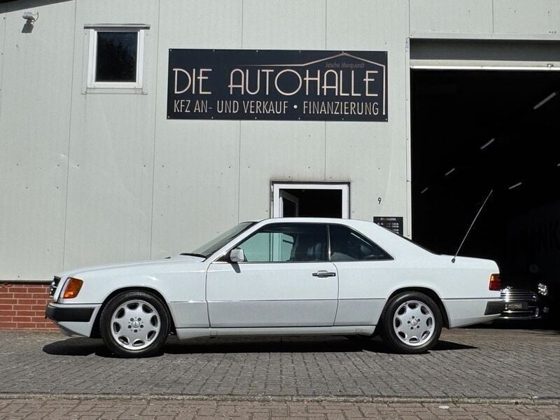 Weiß Gebraucht 1991 Mercedes E300 Coupé | 13.831 € - Bild 1/4