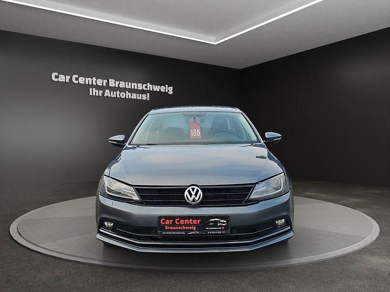 Gebraucht VW Jetta 125 PS (91 kW) 2016 Grau Limousine