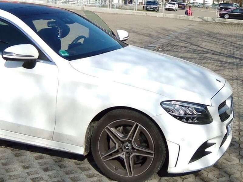 Weiß Gebraucht 2021 Mercedes C180 Coupé | 29.999 € (Guter Preis) - Bild 1/4
