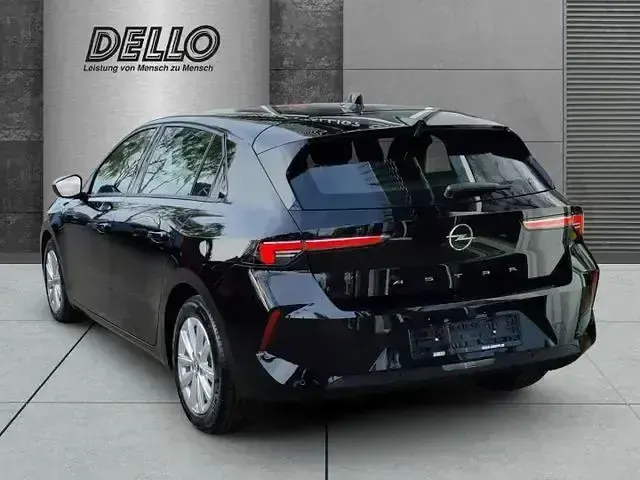 Gebraucht Opel Astra Enjoy 110 PS (80 kW) 2023 Diamant schwarz/karbon schwarz Kleinwagen