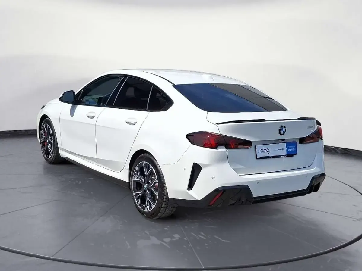 Gebraucht BMW 223 Active Tourer M Sport 218 PS (160 kW) 2025 Weiß Van / Kleinbus