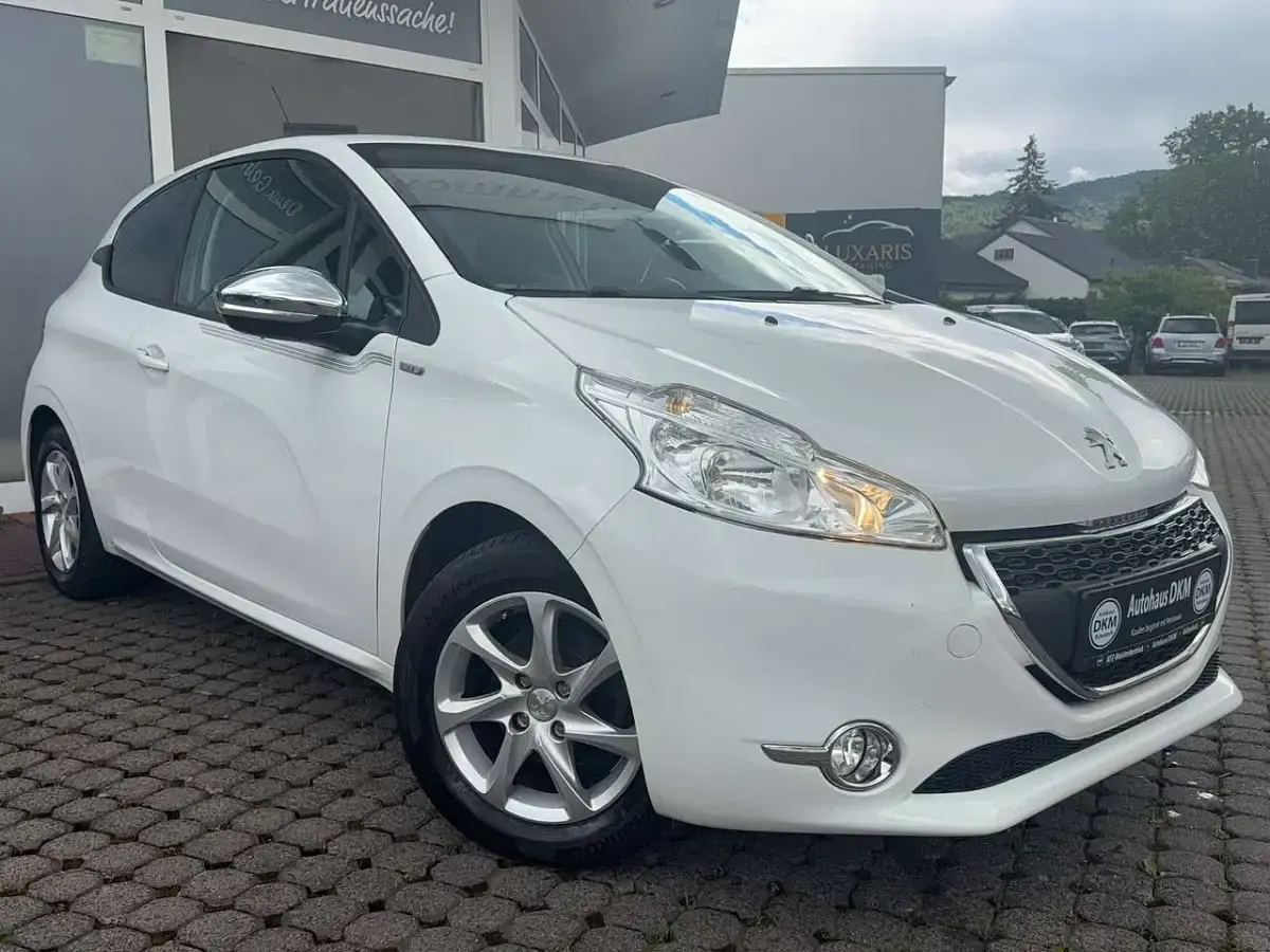 Gebraucht Peugeot 208 82 PS (60 kW) 2013 Weiß Kleinwagen