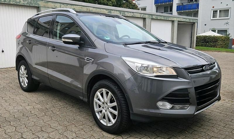 Gebraucht Ford Kuga Titanium 163 PS (119 kW) 2013 Grau SUV
