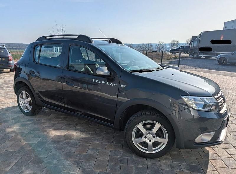 Gebraucht Dacia Sandero Stepway 90 PS (66 kW) 2019 Grau Limousine
