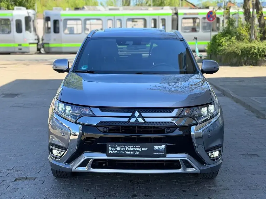 Gebraucht Mitsubishi Outlander P-HEV Top 224 PS (164 kW) 2018 Grau SUV