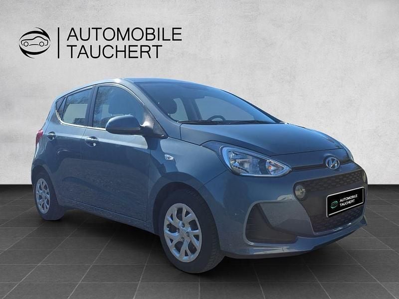 Gebraucht Hyundai i10 67 PS (49 kW) 2018 Blau Kleinwagen