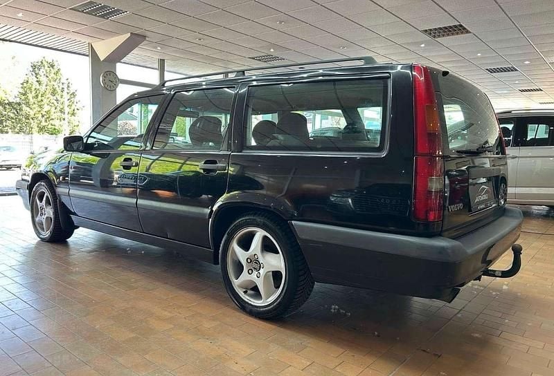 Second-hand Volvo 850 170 CP (125 kW) 1996 Negru Break