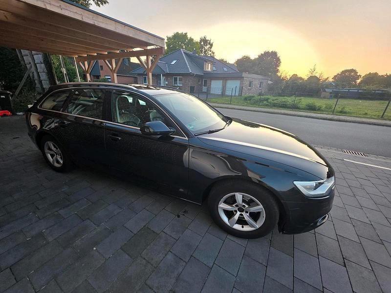 Schwarz Gebraucht 2012 Audi A6 Kombi | 14.000 € (Etwas zu teuer) - Bild 1/4