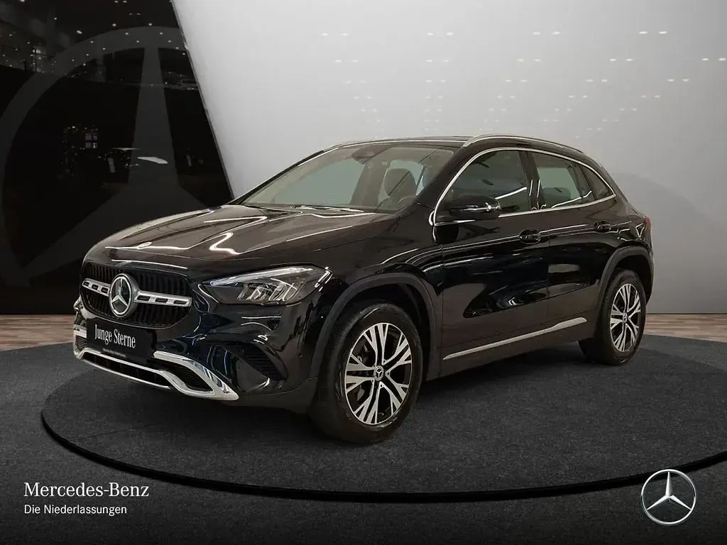 Gebraucht Mercedes GLA200 Advanced 163 PS (119 kW) 2025 Schwarz SUV