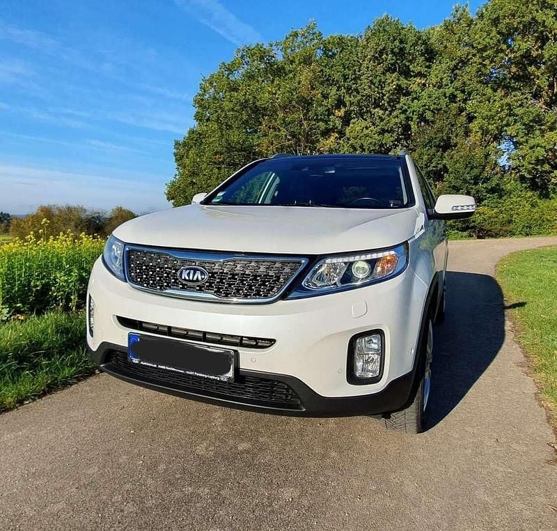 Weiß Gebraucht 2015 Kia Sorento Platinum Edition SUV | 11.950 € (Superpreis) - Bild 1/4