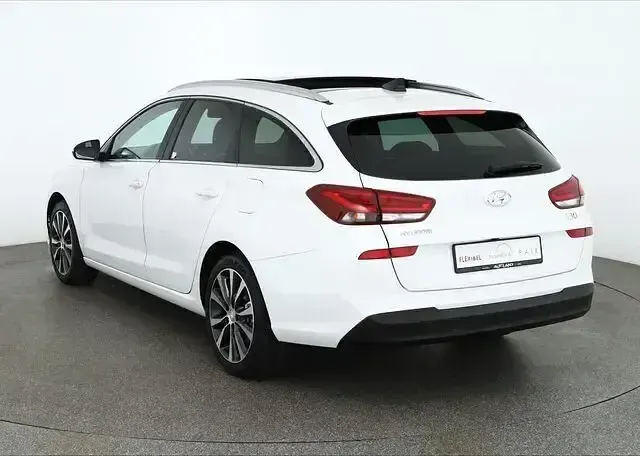 Gebraucht Hyundai i30 Style 136 PS (100 kW) 2019 Polar white Kombi