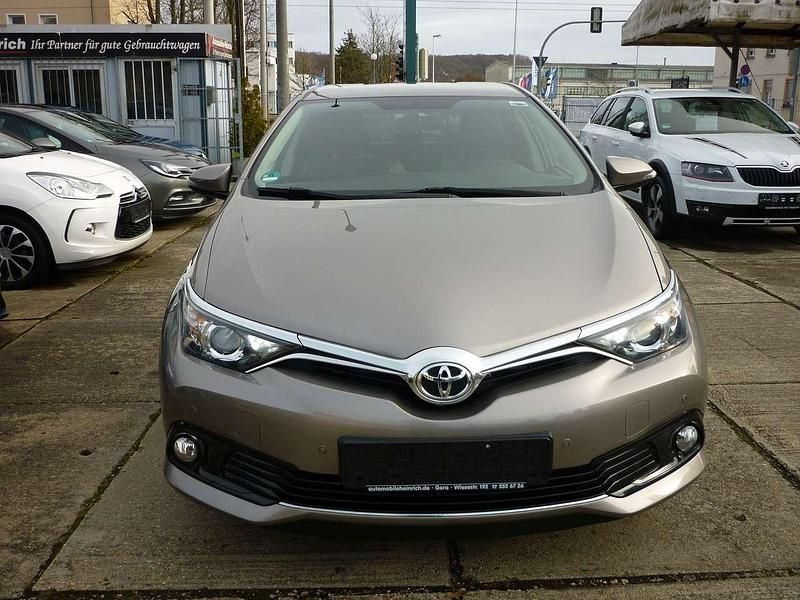 Gebraucht Toyota Auris Design 116 PS (85 kW) 2016 Avantgarde bronze me Limousine