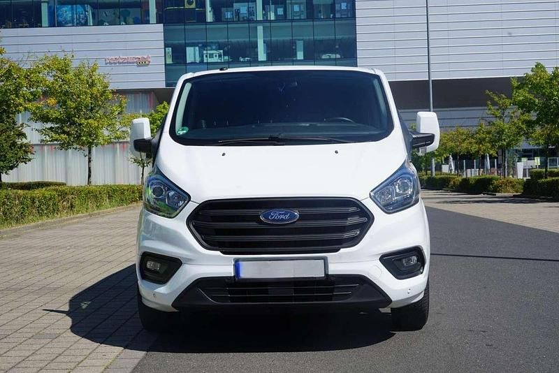 Weiß Gebraucht 2019 Ford Transit Custom Trend Kombi | 17.550 € (Fairer Preis) - Bild 1/4