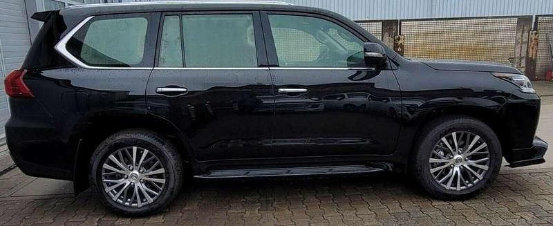 Gebraucht Lexus LX570 367 PS (269 kW) 2019 Raven black metallic SUV