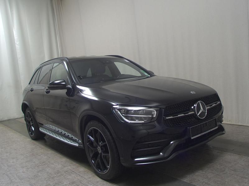 Gebraucht Mercedes GLC300 AMG line 245 PS (180 kW) 2022 Schwarz SUV
