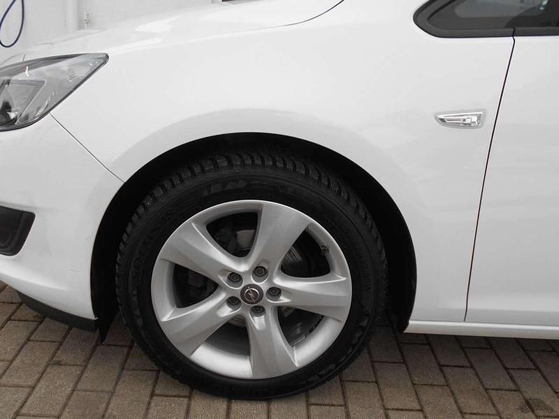 Gebraucht Opel Astra 120 PS (88 kW) 2016 Schneeweiss/summitwhite/arctic Kombi