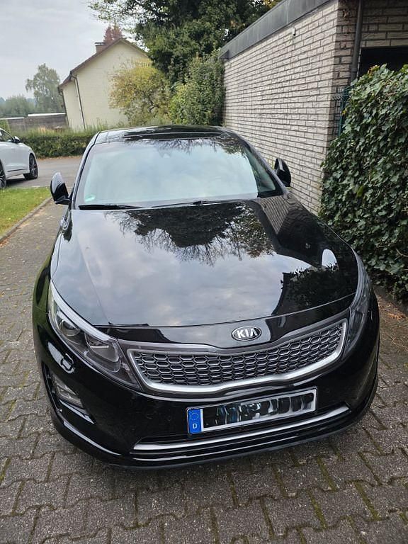 Schwarz Gebraucht 2014 Kia Optima Hybrid Spirit Limousine | 13.500 € (Fairer Preis) - Bild 1/4