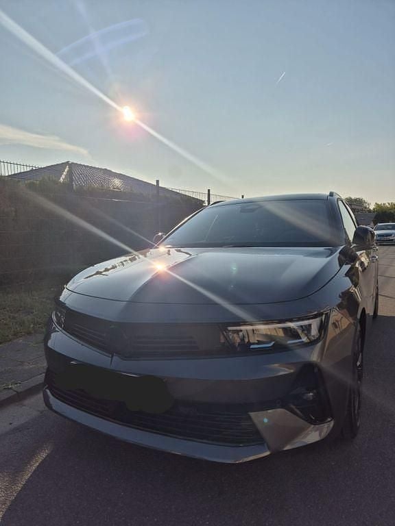 Grau Gebraucht 2025 Opel Astra Kombi | 27.900 € (Fairer Preis) - Bild 1/3
