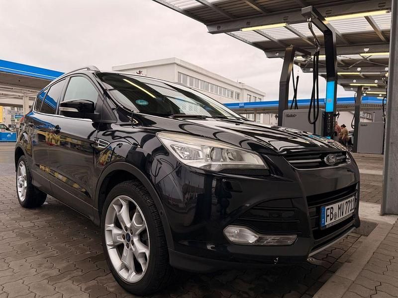 Gebraucht Ford Kuga Titanium 163 PS (119 kW) 2013 Schwarz SUV