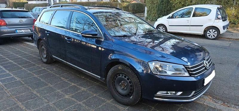 Gebraucht VW Passat Comfortline 136 PS (100 kW) 2011 Blau Kombi