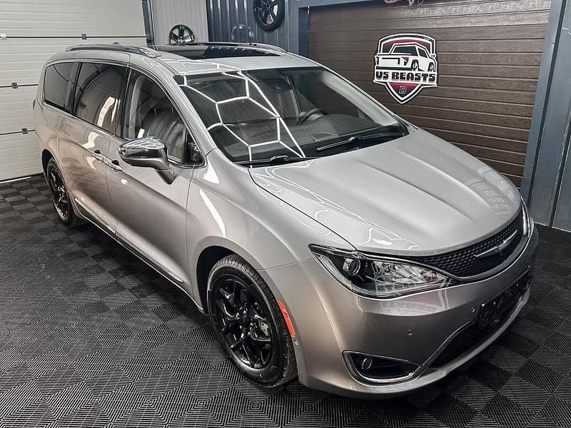 Silber Gebraucht 2017 Chrysler Pacifica Limited SUV | 27.500 € (Teuer) - Bild 1/4