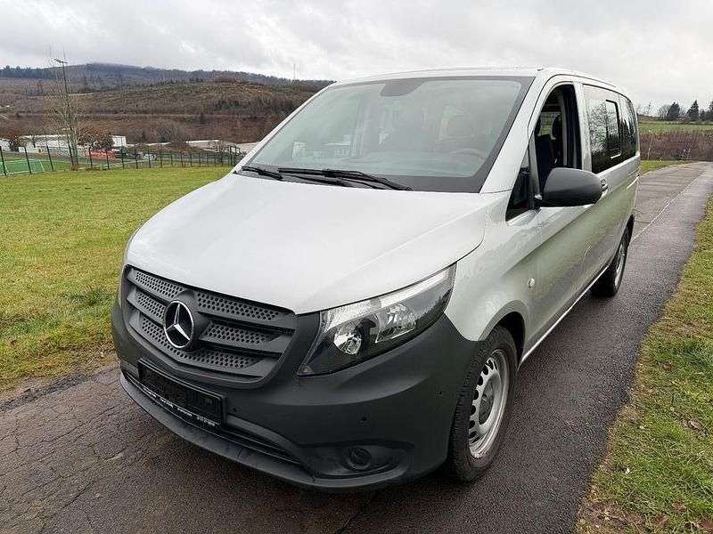 Silber Gebraucht 2019 Mercedes Vito Kombi | 19.990 € (Superpreis) - Bild 1/4