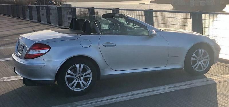 Silber Gebraucht 2004 Mercedes SLK200 Cabrio | 6.799 € (Fairer Preis) - Bild 1/4