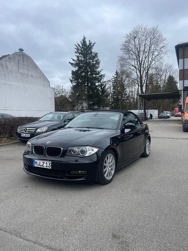 Schwarz Gebraucht 2009 BMW 118 Cabriolet Shadowline Cabrio | 4.900 € (Guter Preis) - Bild 1/4